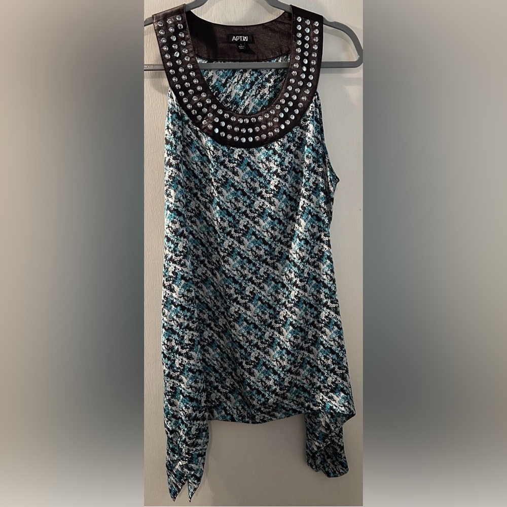 Apt. 9 Studded neck  Top in turquoise and Black Size L (42”X42”)
